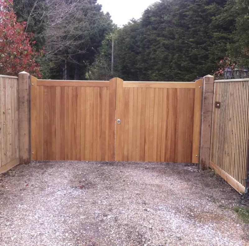 Iroko gates, flat top and automated